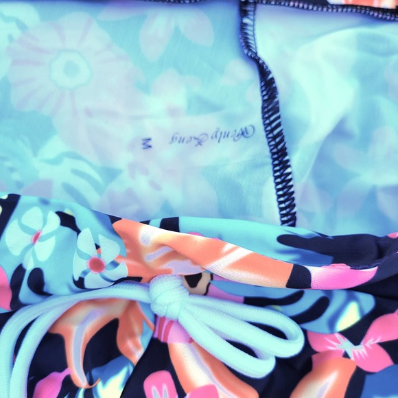 Wenly Zeng Women's Sport Two Piece Swimsuit - Picture 3 of 11